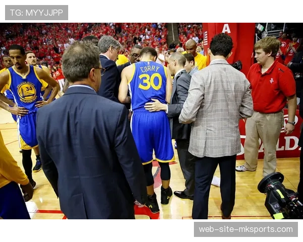 勇士主场迎战独行侠 库里对决东契奇成焦点